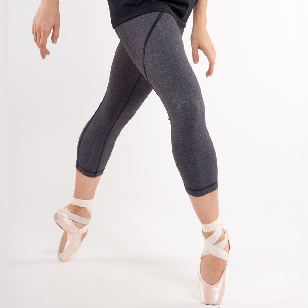 Lululemon Rehearsal Crop Leggings 
Heathered Black Size 8